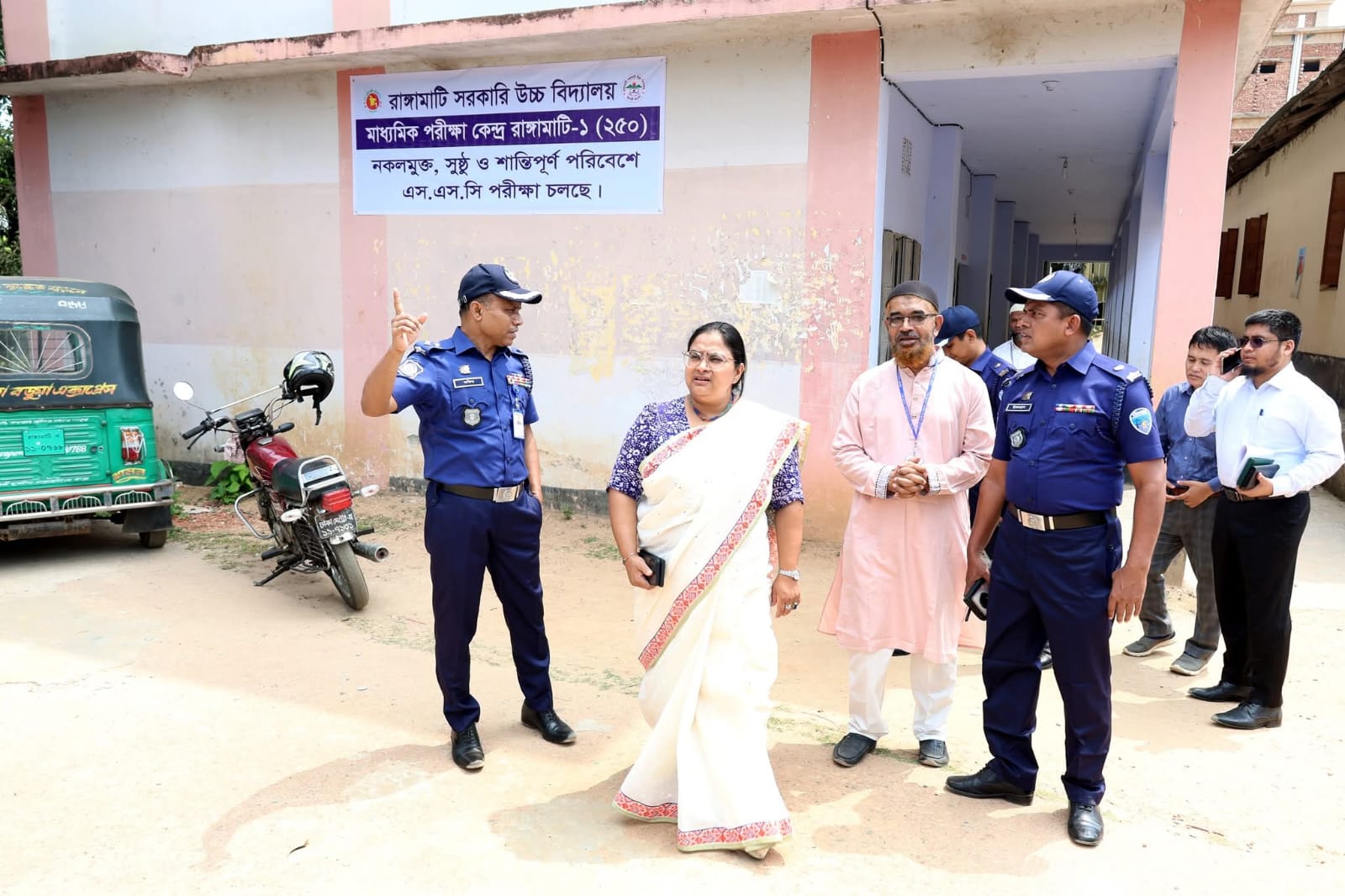 রাঙামাটিতে এসএসসি ও সমমান পরীক্ষা- ২০২৬ বিভিন্ন কেন্দ্র পরিদর্শনে জেলা প্রশাসক ও পুলিশ সুপার,