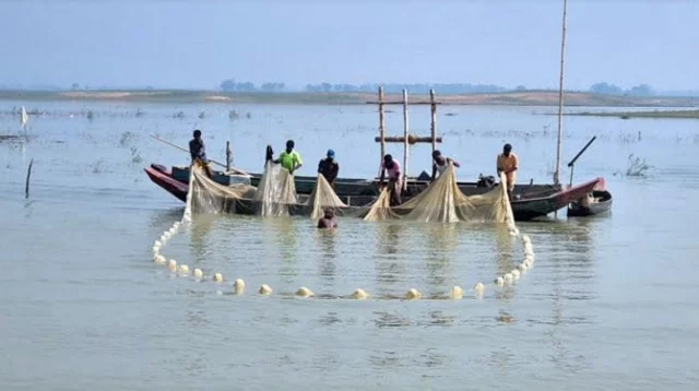 শুক্রবার মধ্যরাতে কাপ্তাই হ্রদে মৎস্য আহরণ নিষেধজ্ঞা!